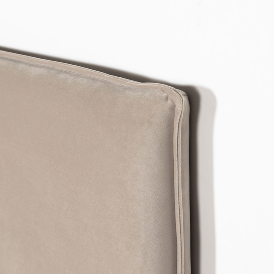 Julia Bed Velvet Light Fawn French seam detail