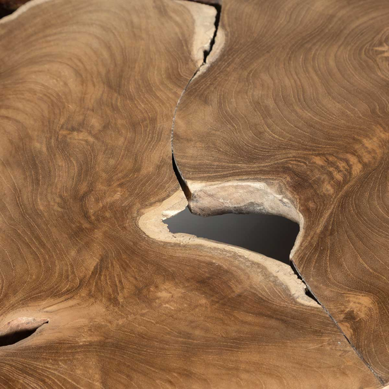 Natura C Table – Natural Teak Character Natural grain and opening detail on Natura C Table teak top