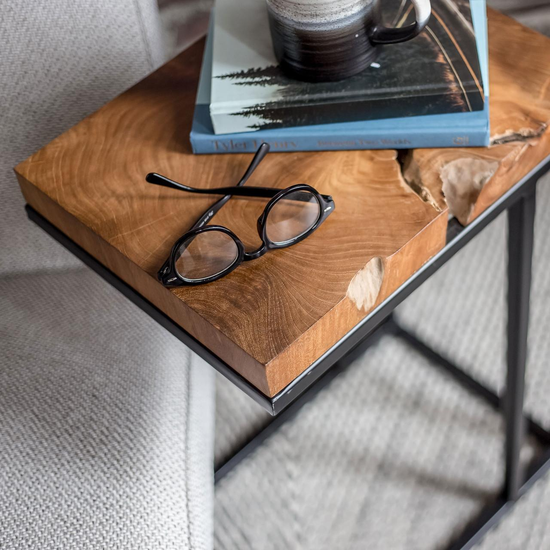 Natura C Table Natural – Teak Detail Close-up of Natural teak top on Natura C Table